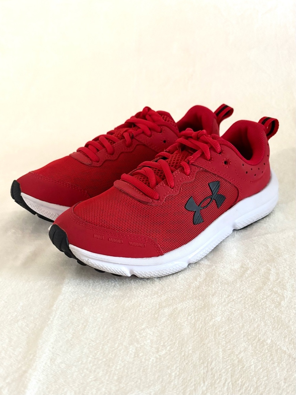 Under Armour Red & Black Sneakers — Youth Boys 5Y